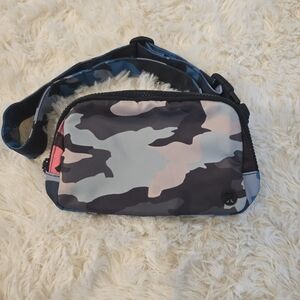 Lululemon Belt Bag Stylish Camouflage